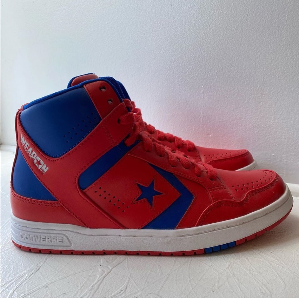 Like new! Classic Converse Weapon